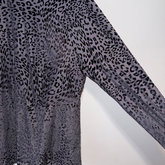 Lane Bryant Grey/Black Leopard Print Long Sleeve Blouse 18/20 Nylon/Polyester/Sp - Picture 3 of 6